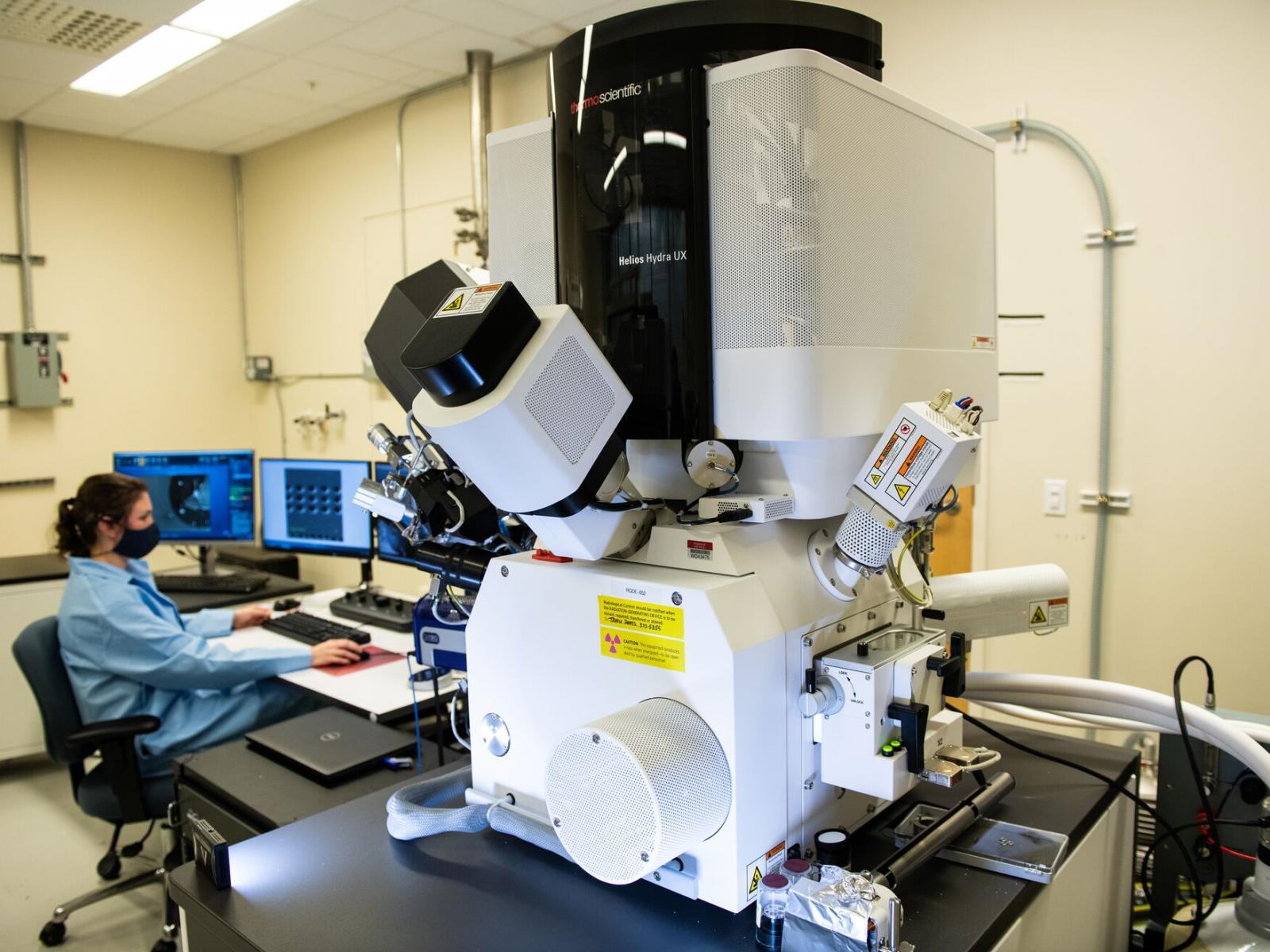 FEI Helios Hydra UX Focused Ion Beam-Scanning Electron Microscope